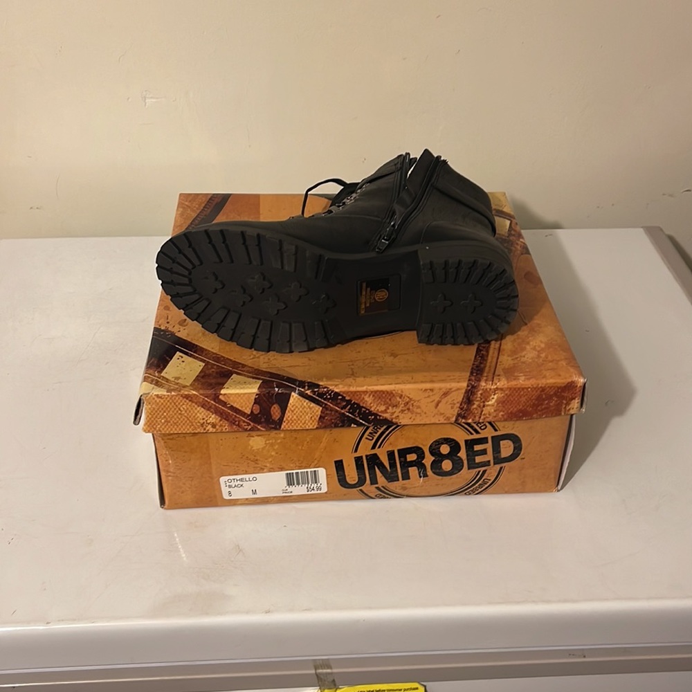 Boots - Picture 3 of 4